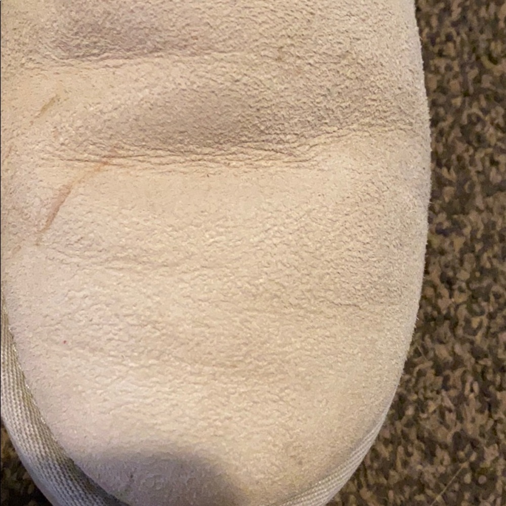Boots - Picture 3 of 8